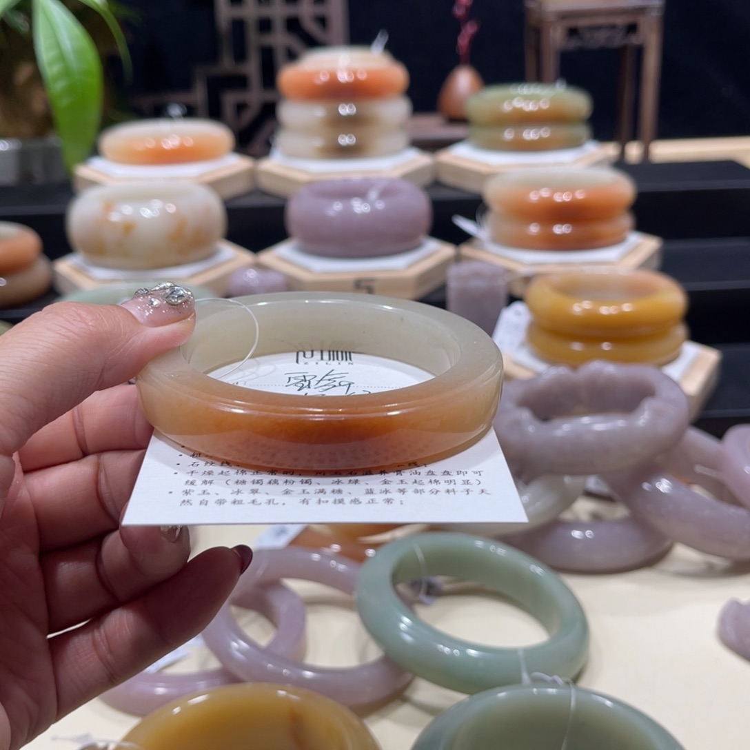 石英质玉手镯未镶嵌雪*