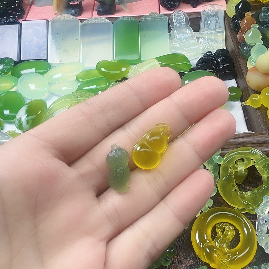 嘴***扬岫玉未镶嵌吊坠(不含链)