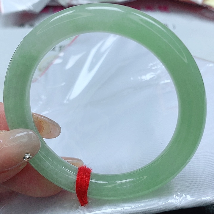 翡翠手镯未镶嵌想**呀缅甸天然A货翡翠