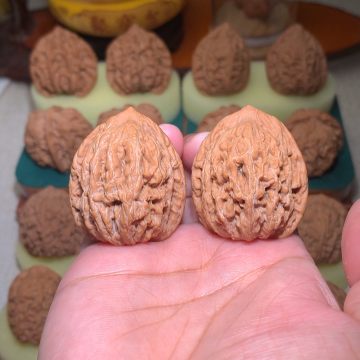 文玩核桃把件小虎头