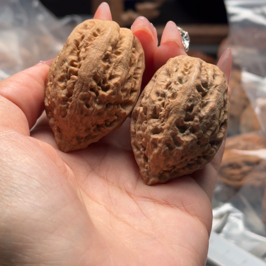 文玩核桃把件关东木子楸百核129花皮