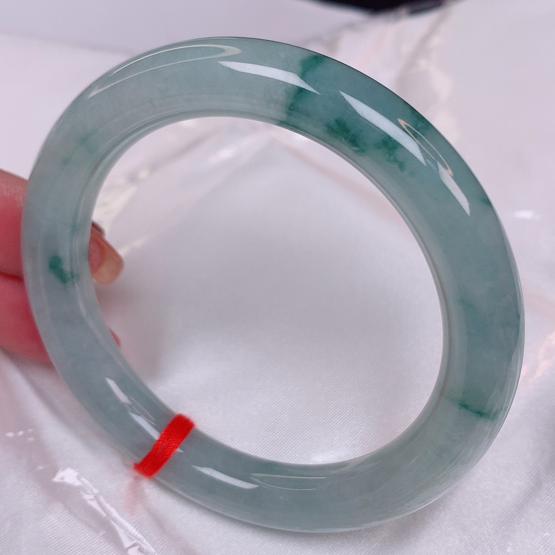 翡翠手镯未镶嵌55+ 翡翠手镯