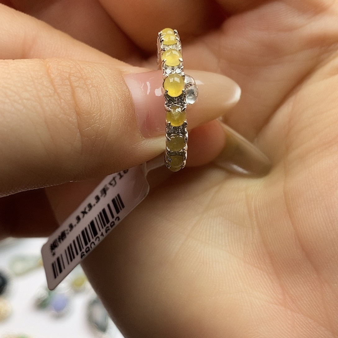 翡翠未镶嵌戒指翡翠