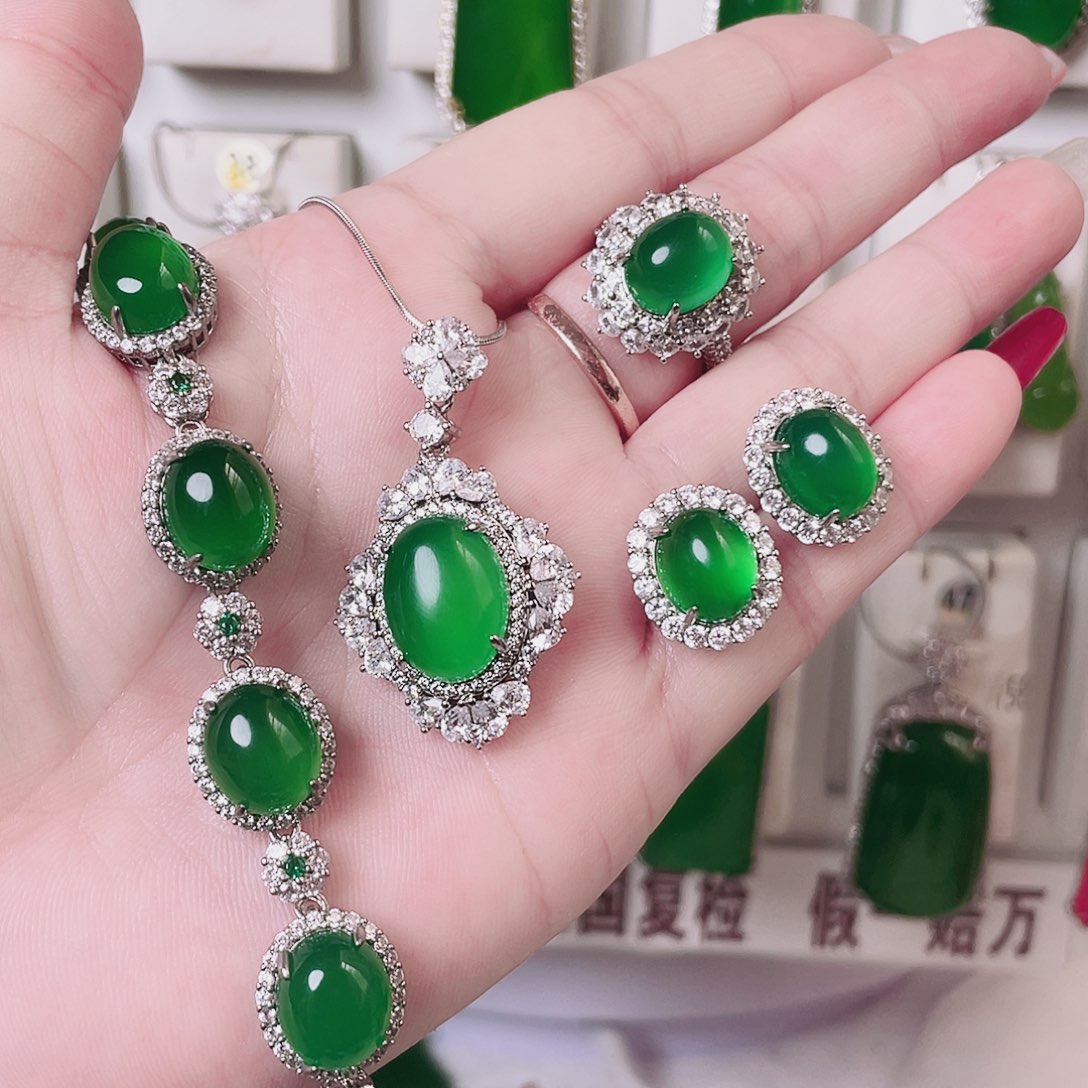 玛瑙/玉髓未镶嵌颈饰