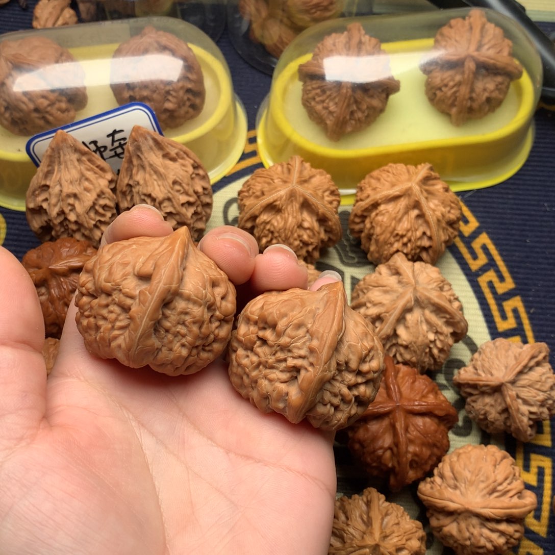 文玩核桃吊坠快***人金字塔38