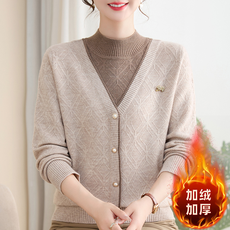 中老年女装秋冬加绒加厚妈妈装2025新款假两件打底宽松毛衣上衣