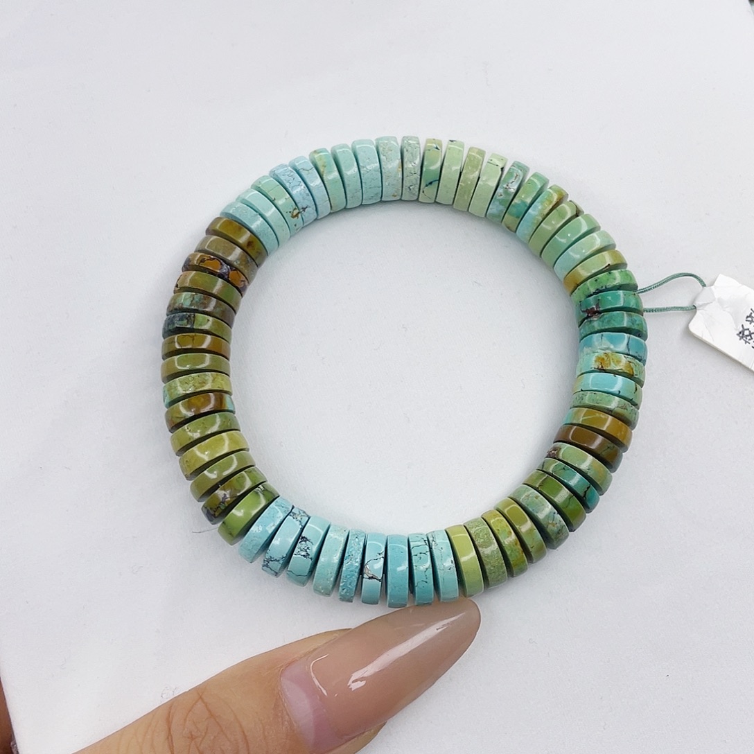 绿松石未镶嵌颈饰