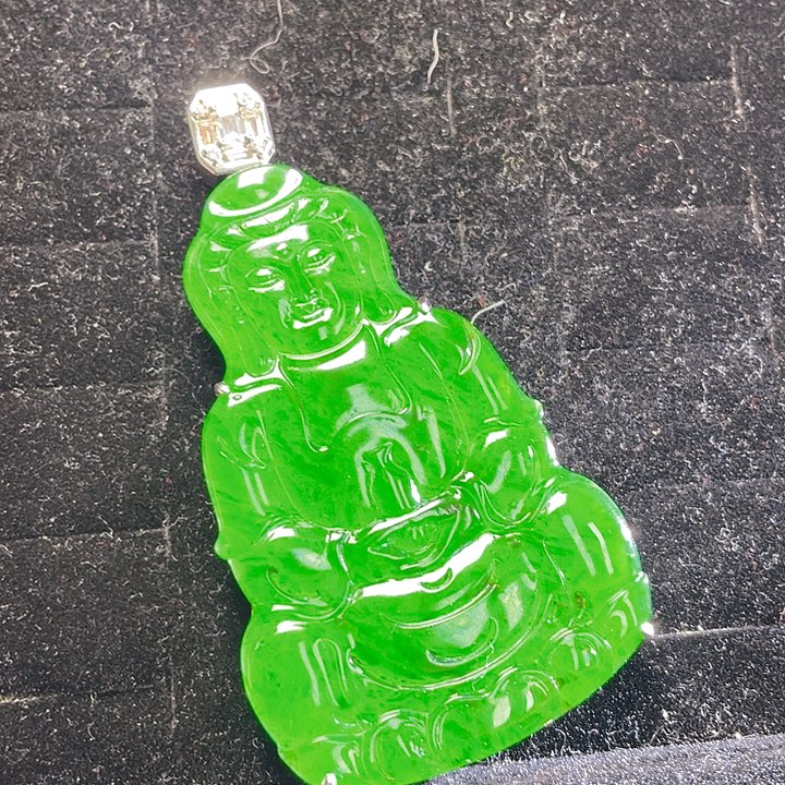 翡翠颈饰未镶嵌82，