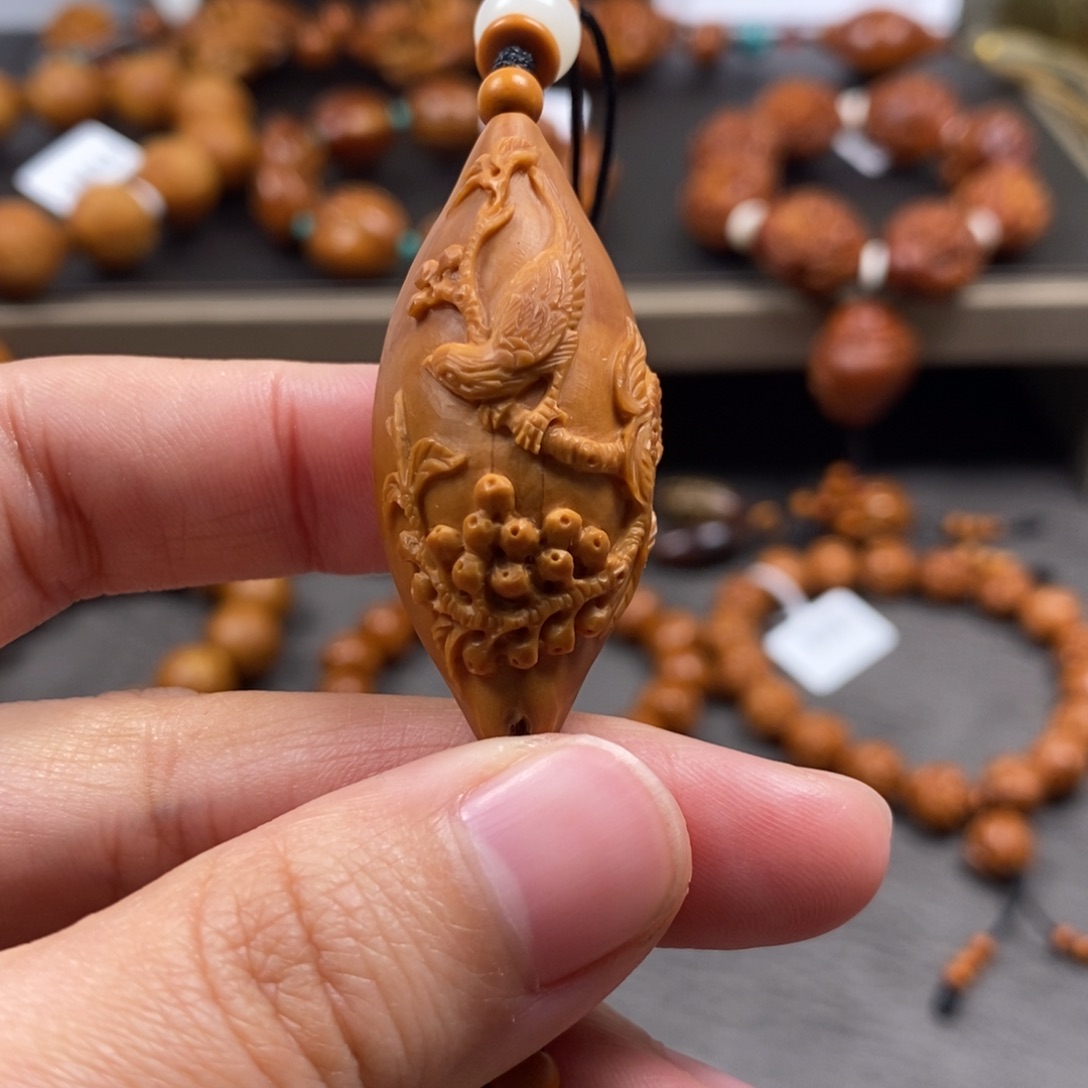 橄榄核手串/手链枇杷山鸟图