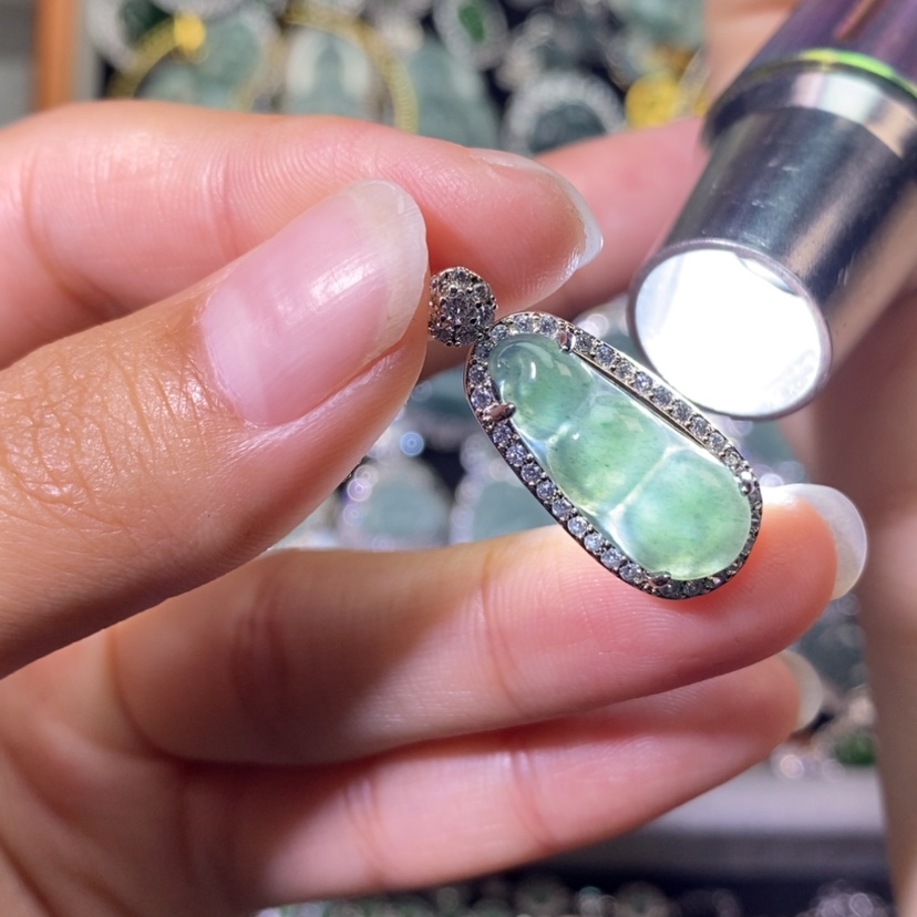 【闪购商品】翡翠未镶嵌颈饰天然