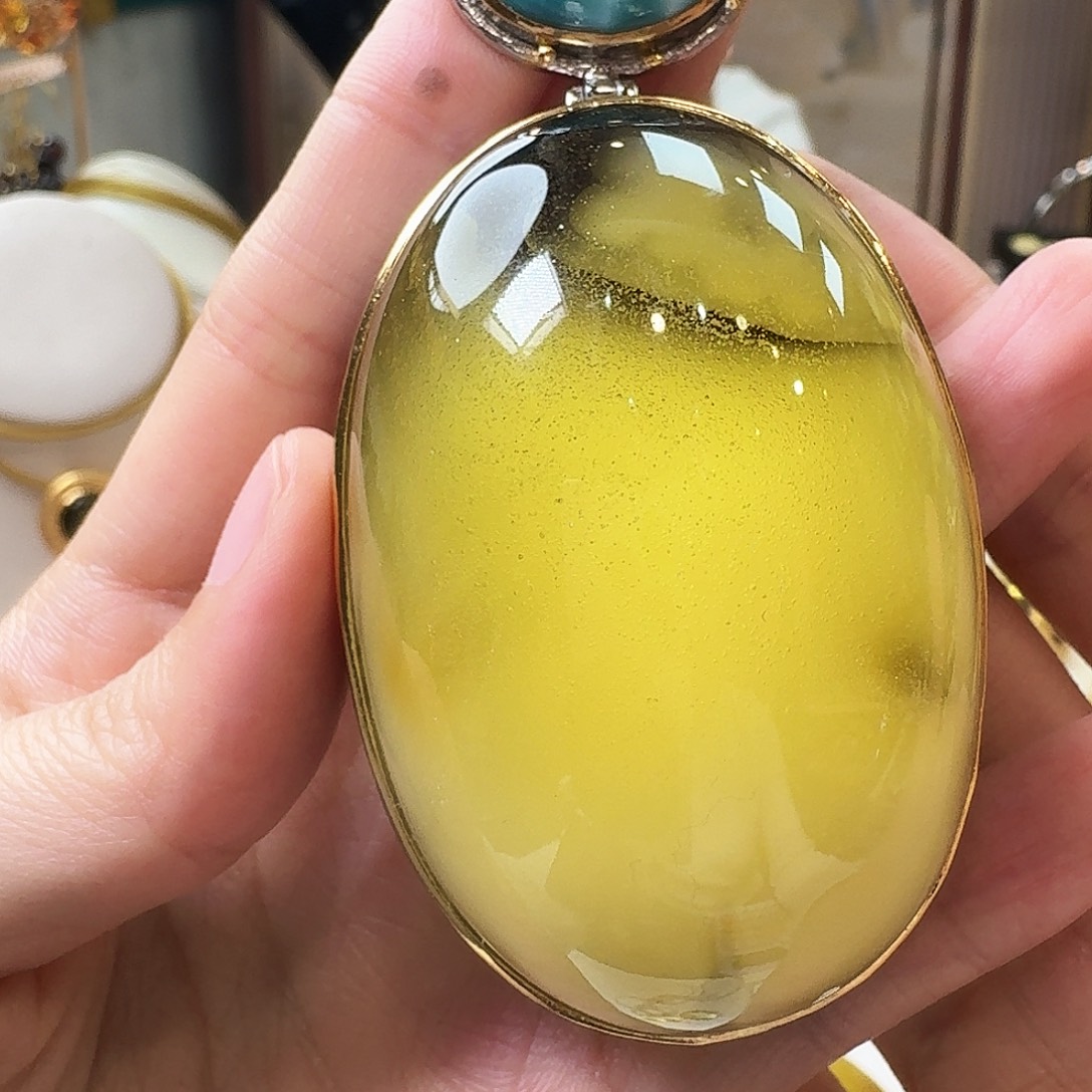 琥珀未镶嵌颈饰吊坠