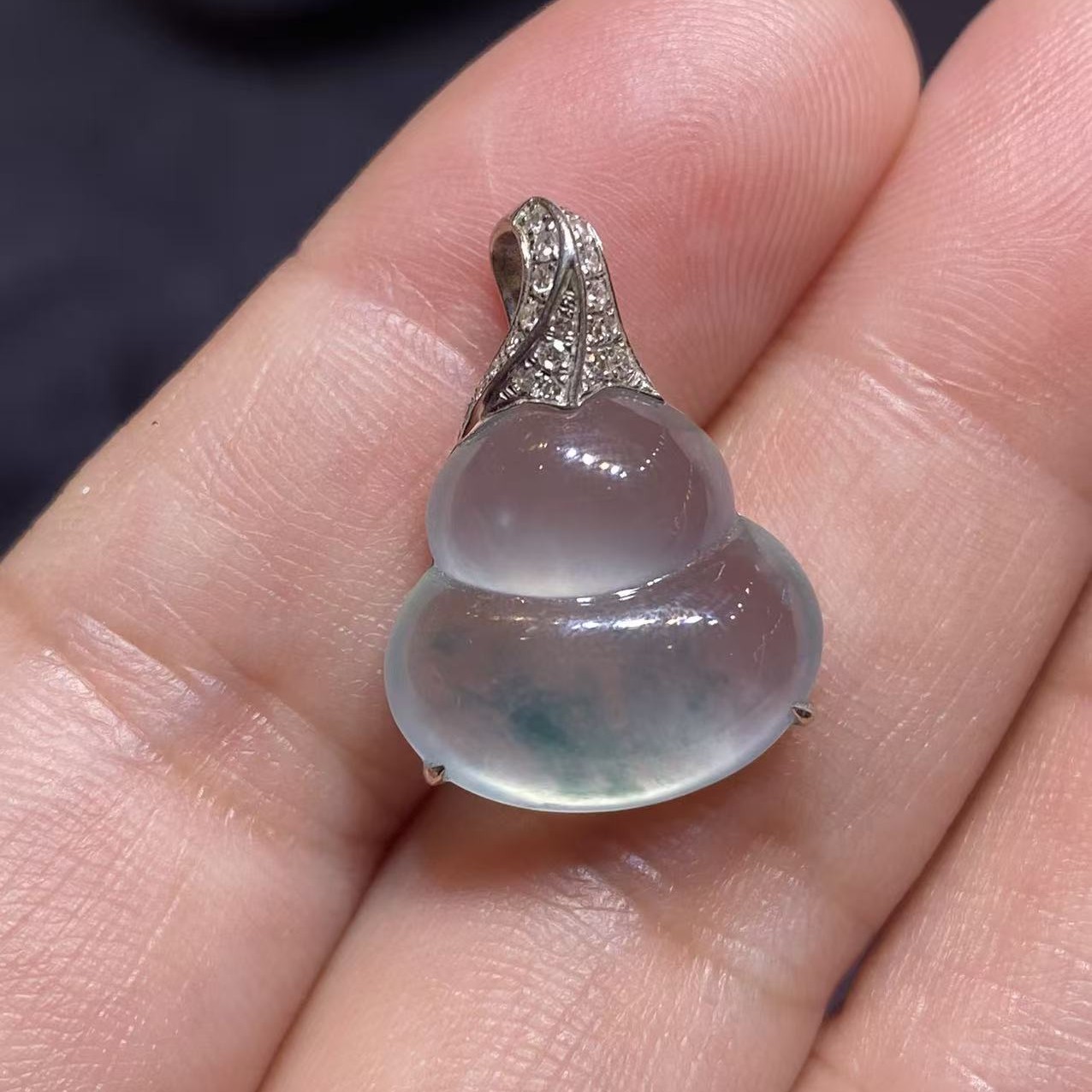 翡翠冰种天空蓝葫芦吊坠精致时尚气质百搭