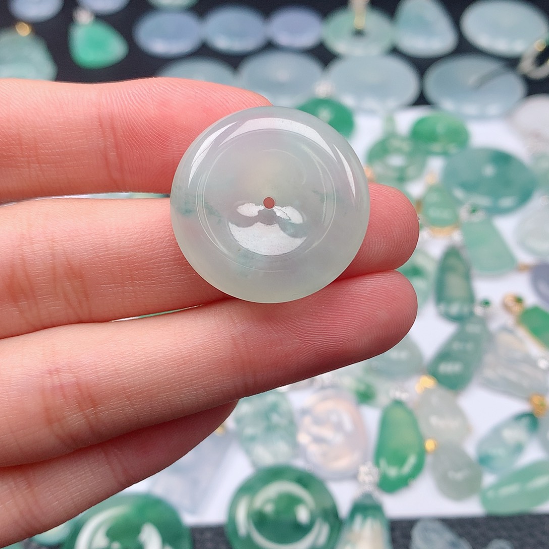 翡翠颈饰未镶嵌天然翡翠