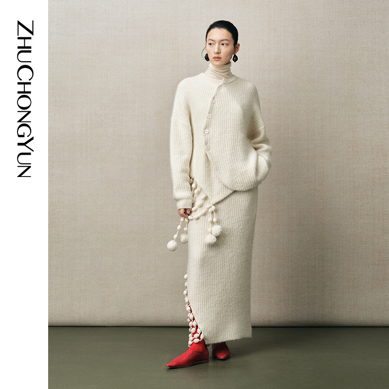 【大秀首发】ZHUCHONGYUN2025冬新款直筒针织手作设计半裙C1FZ4709M