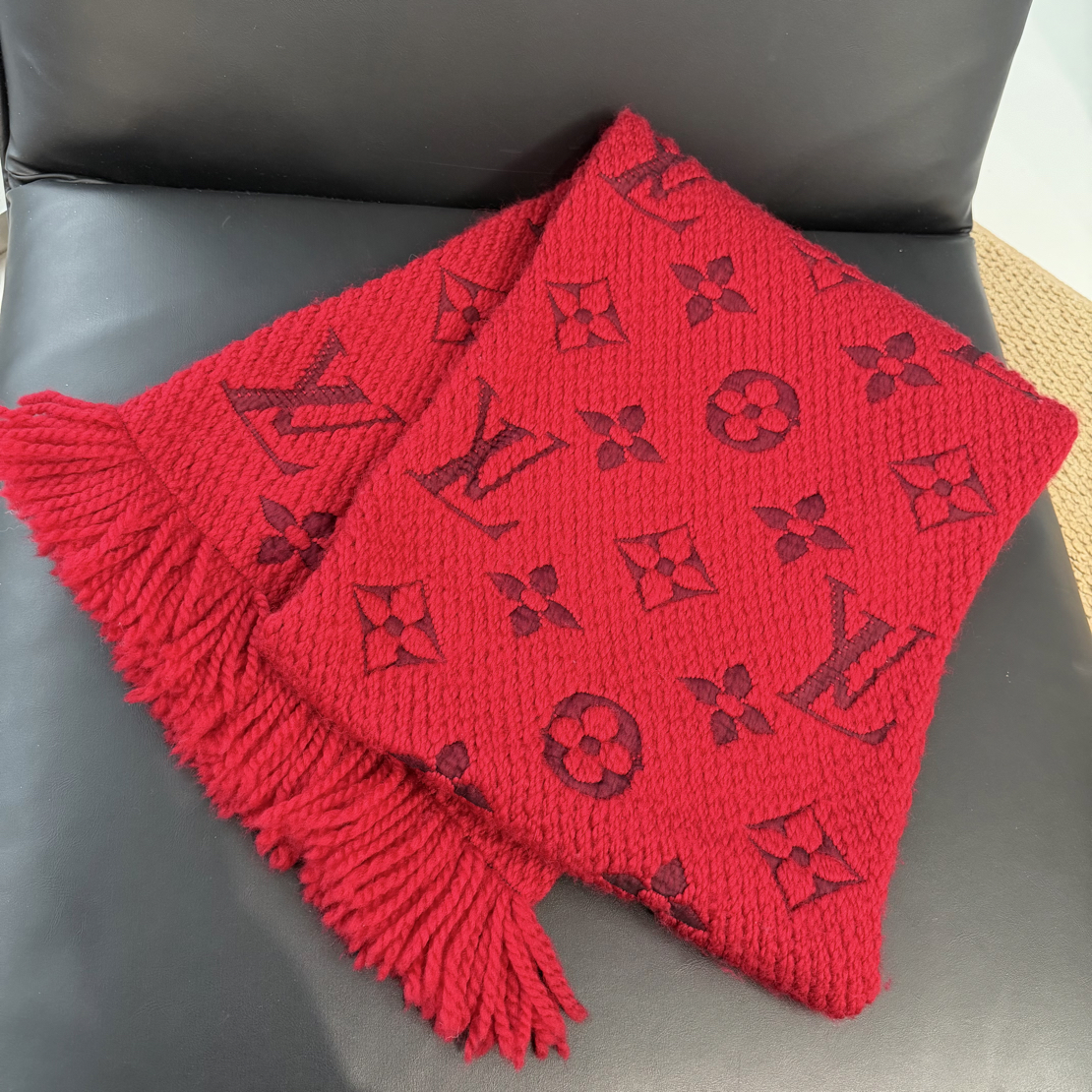 95新 LouisVuitton/路易威登 lv红色羊毛围巾