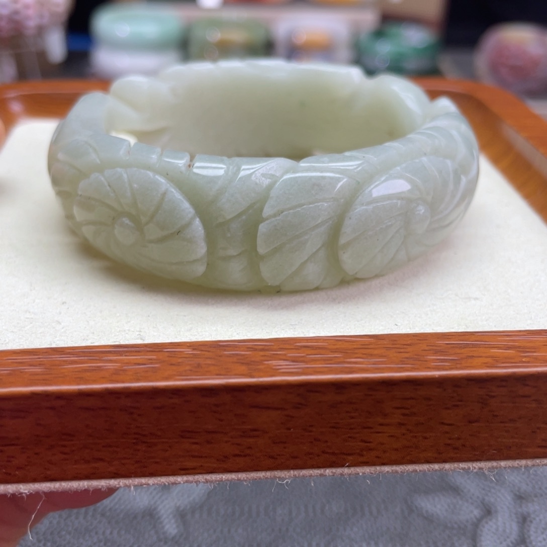 石英质玉未镶嵌手镯