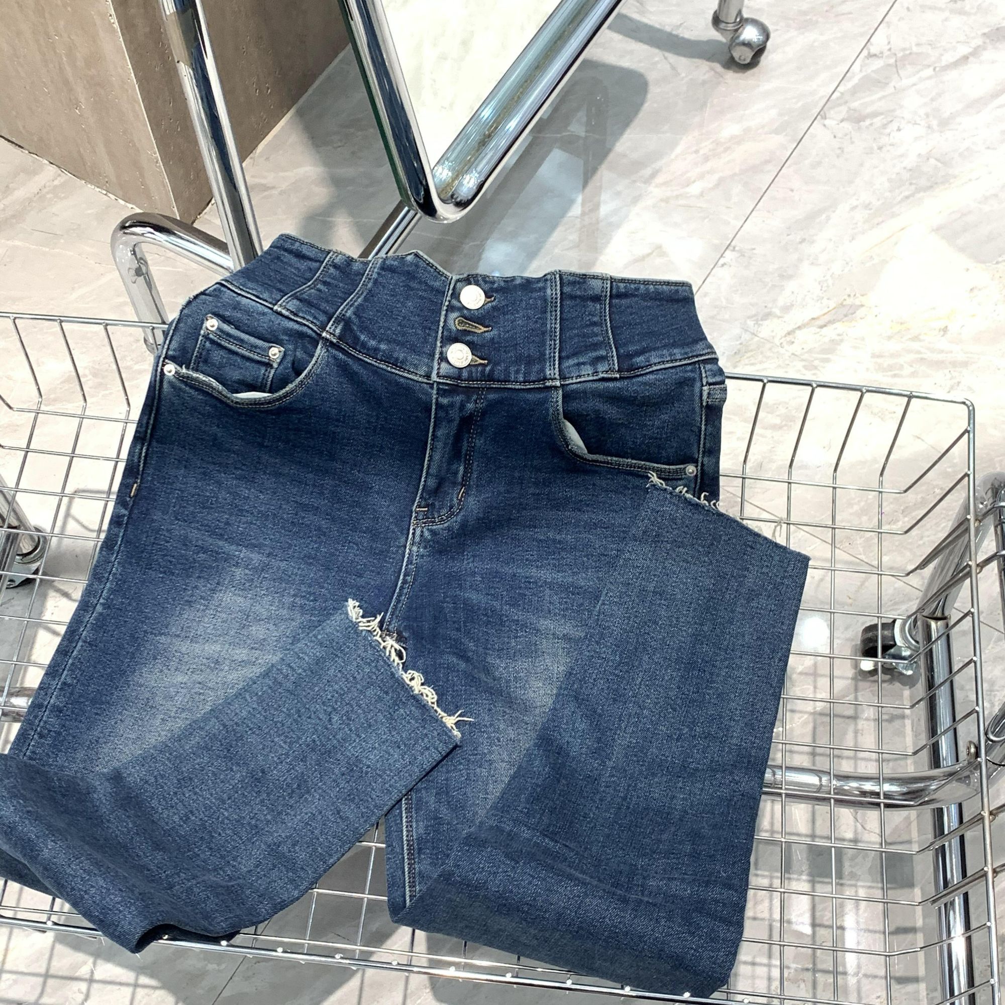 三粒扣牛仔裤小脚裤水洗磨白休闲女