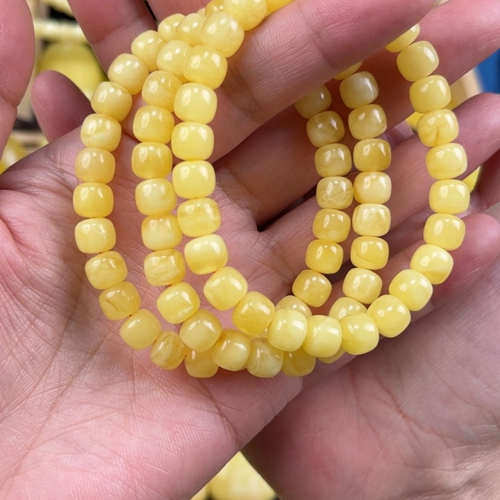 琥珀珠宝奇石未镶嵌琥珀，多样性发其一