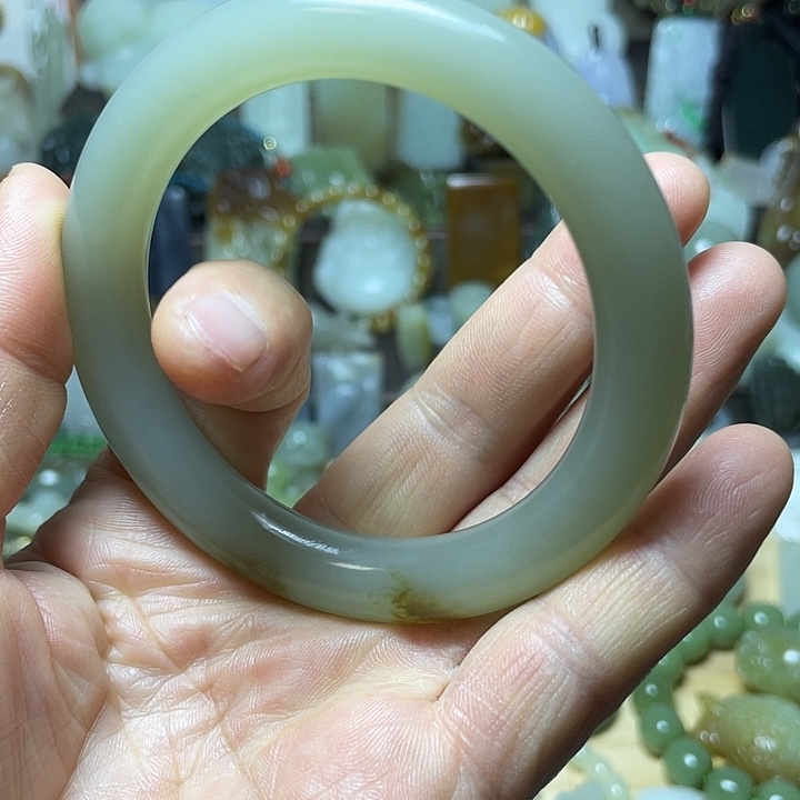 和田玉未镶嵌车挂