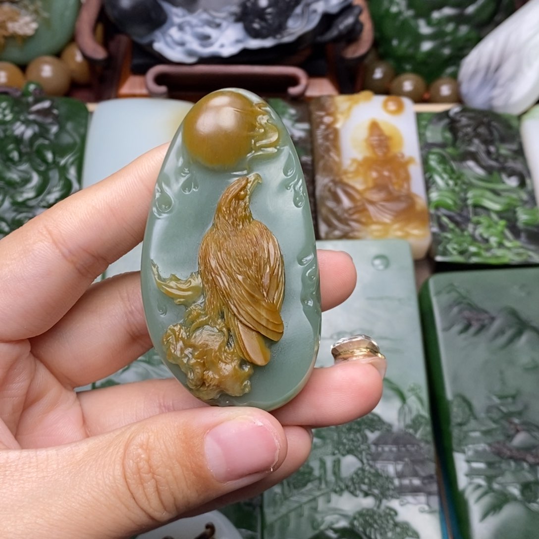 和田玉颈饰未镶嵌陆**玖