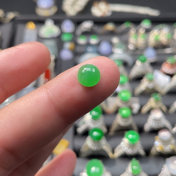 翡翠配石木纳甜阳绿蛋面 裸石