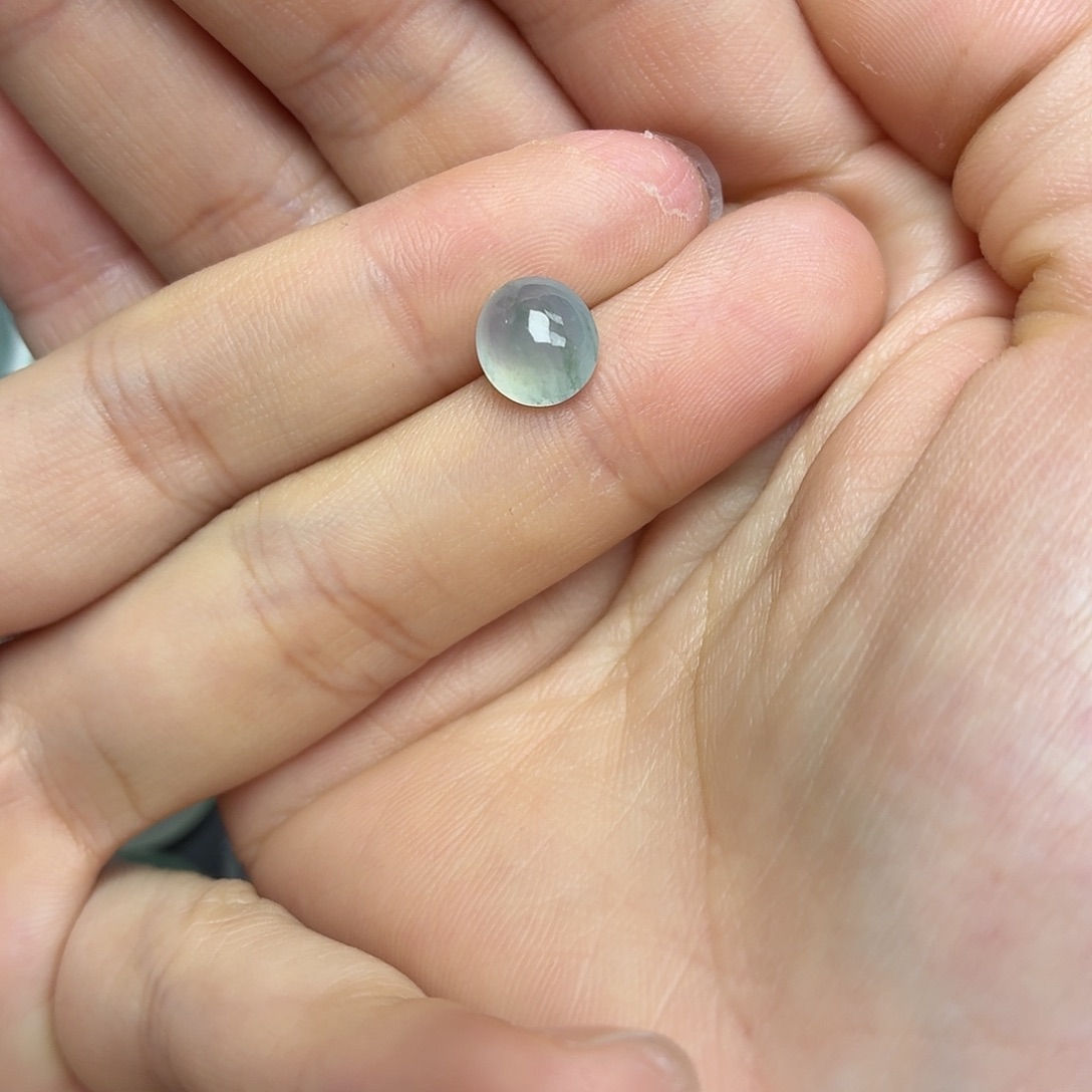 翡翠未镶嵌颈饰飘花蛋面