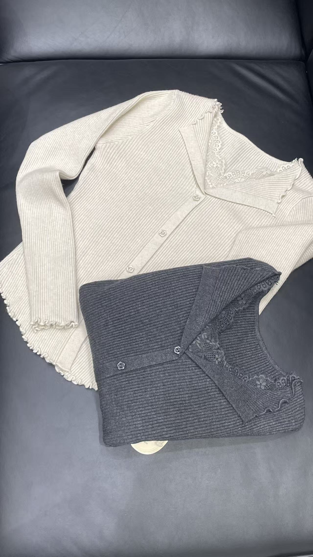 翻领针织蕾丝边毛针织上衣