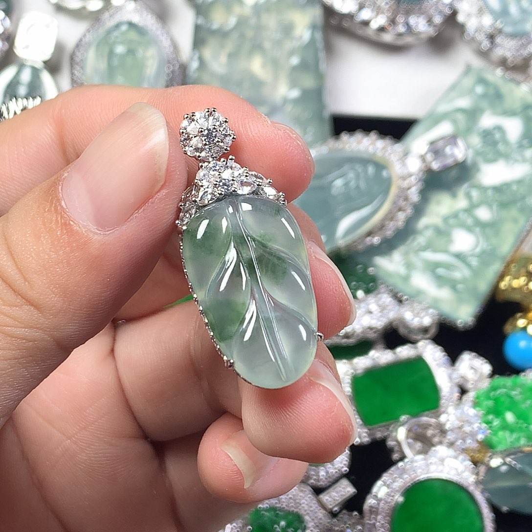 翡翠未镶嵌吊坠(不含链)