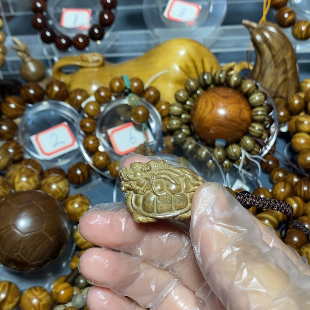 金丝楠木雕工艺品