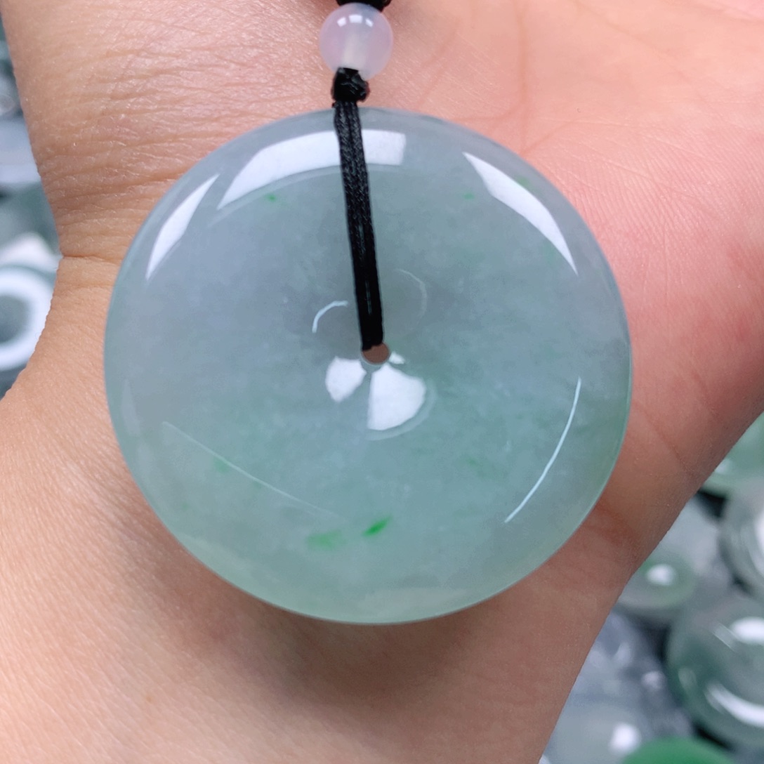 翡翠颈饰未镶嵌天然翡翠