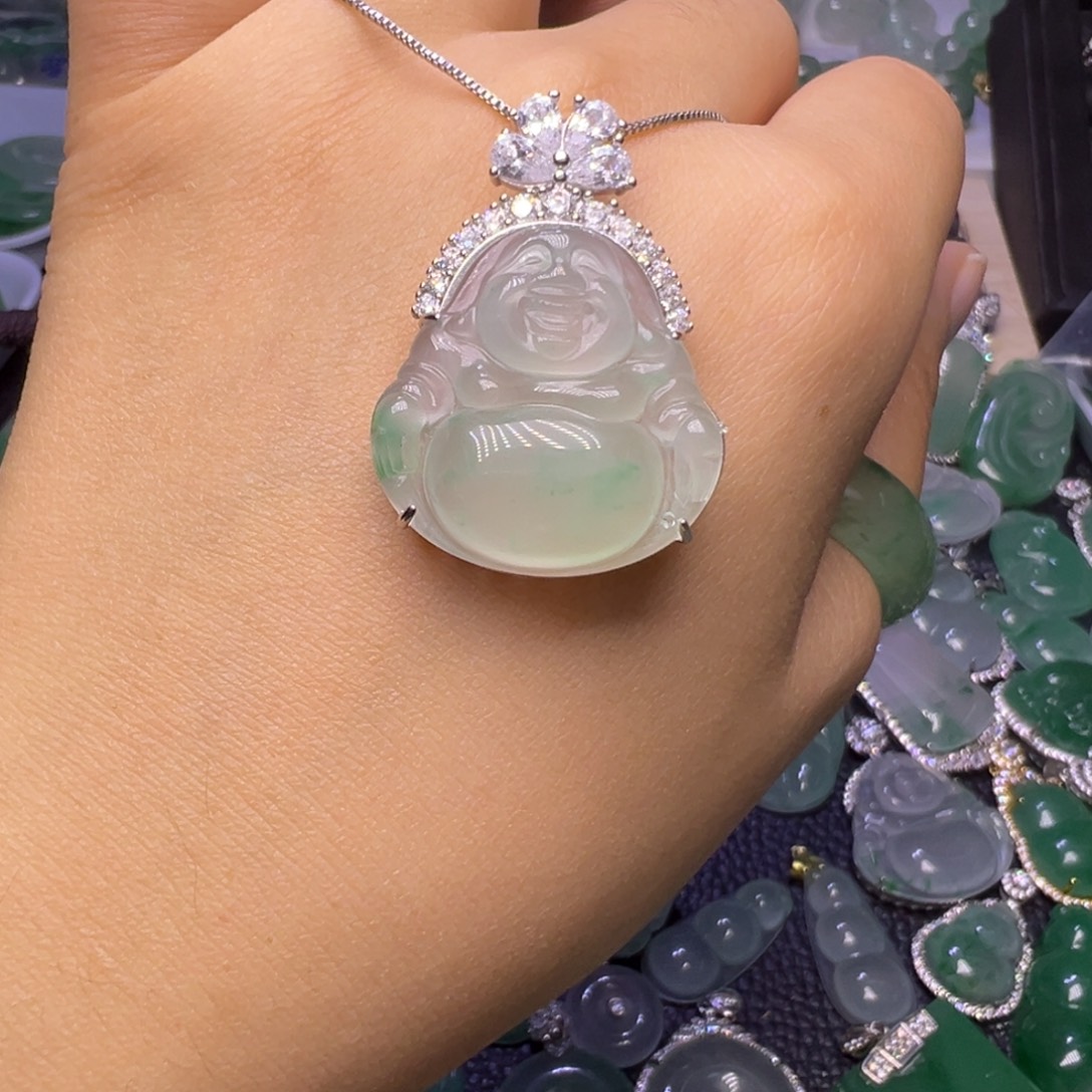 石英质玉（非洲翠）未镶嵌颈饰