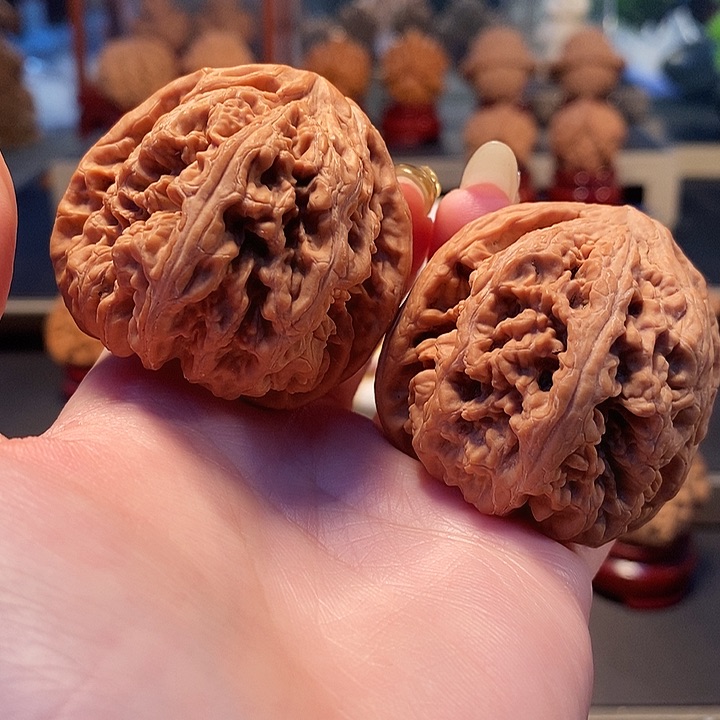 文玩核桃把件依**哥大粗筋