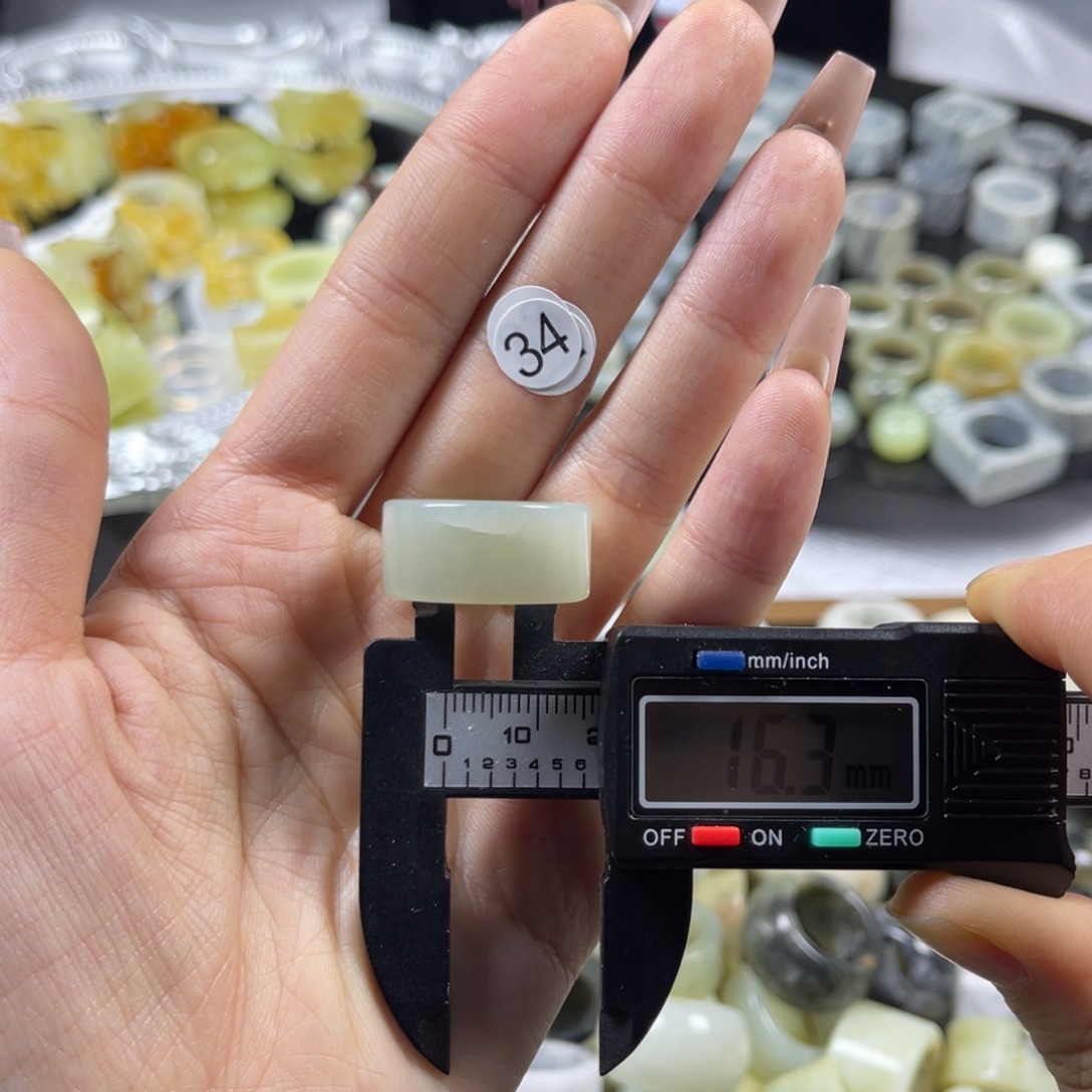 蛇纹石玉未镶嵌戒指