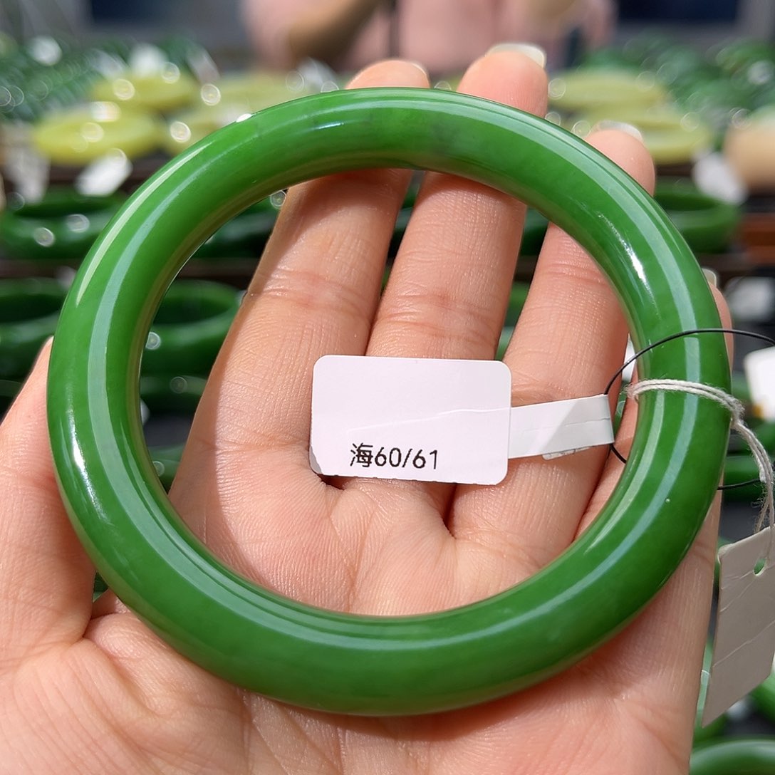 和田玉（碧玉）手镯未镶嵌