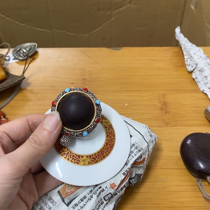 瓷片哈中古工艺品一件