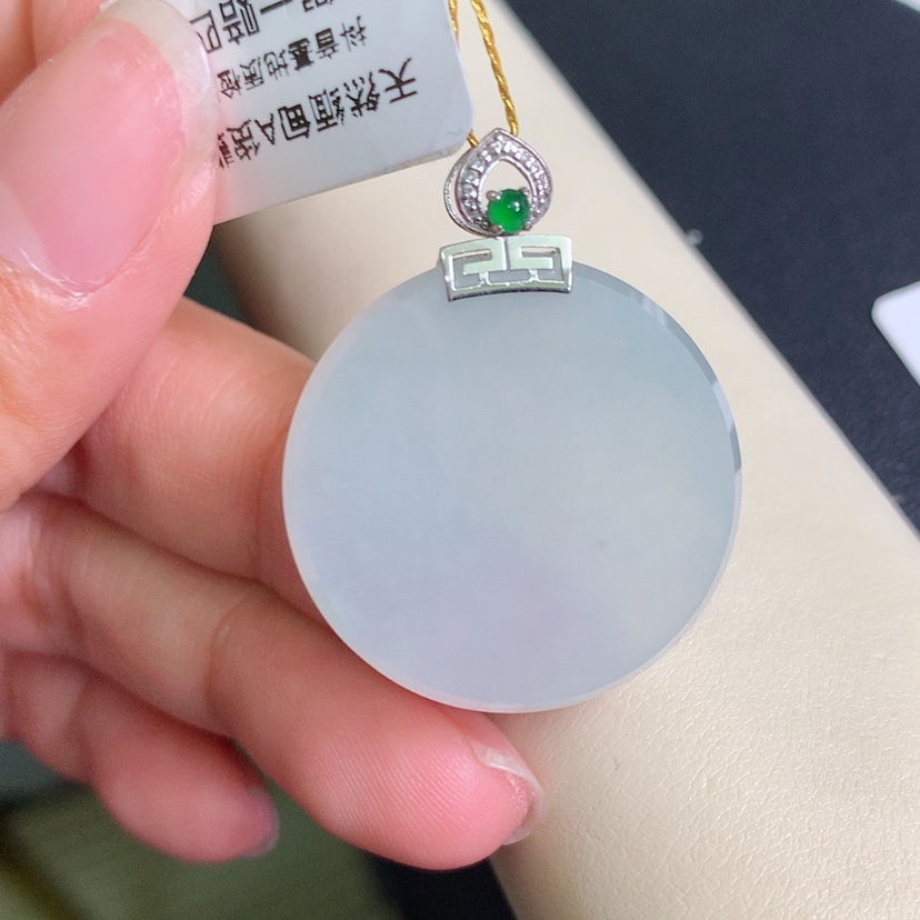 【闪购商品】翡翠颈饰18K金镶嵌无事牌