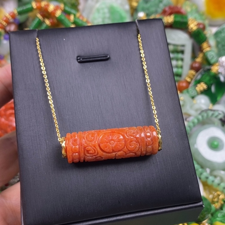 翡翠未镶嵌吊坠(赠链)