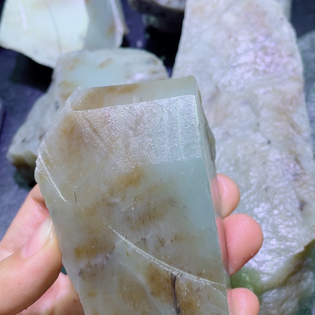 石***）和田玉未镶嵌珠宝半成品