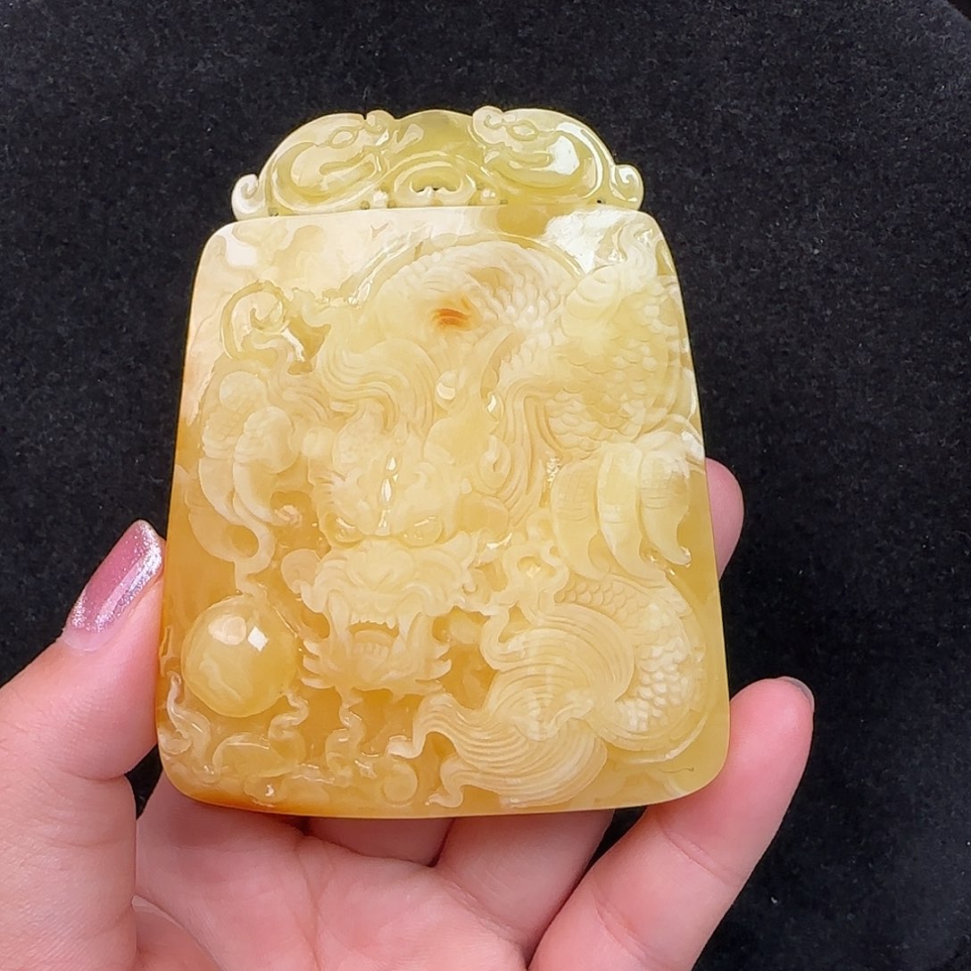 蜜蜡未镶嵌珠宝奇石
