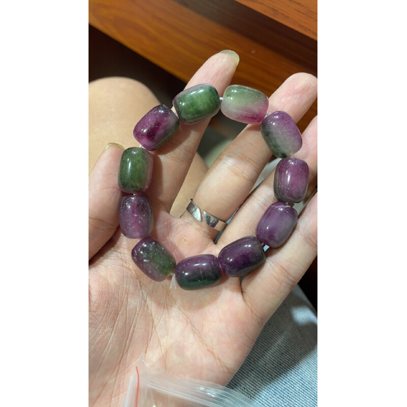 C  262  13 紫红桶手串