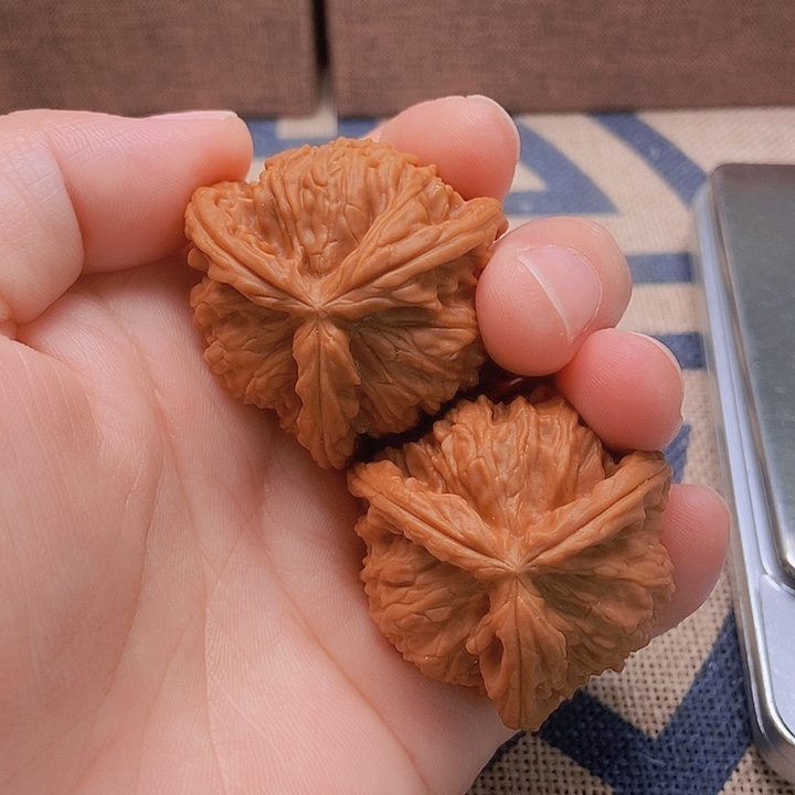 吊坠文玩核桃简*。三棱