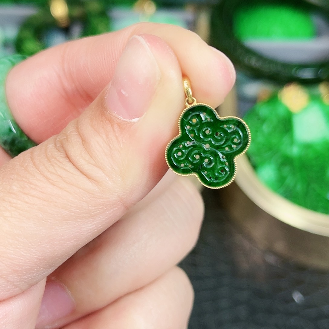 翡翠项链18K金镶嵌吊坠