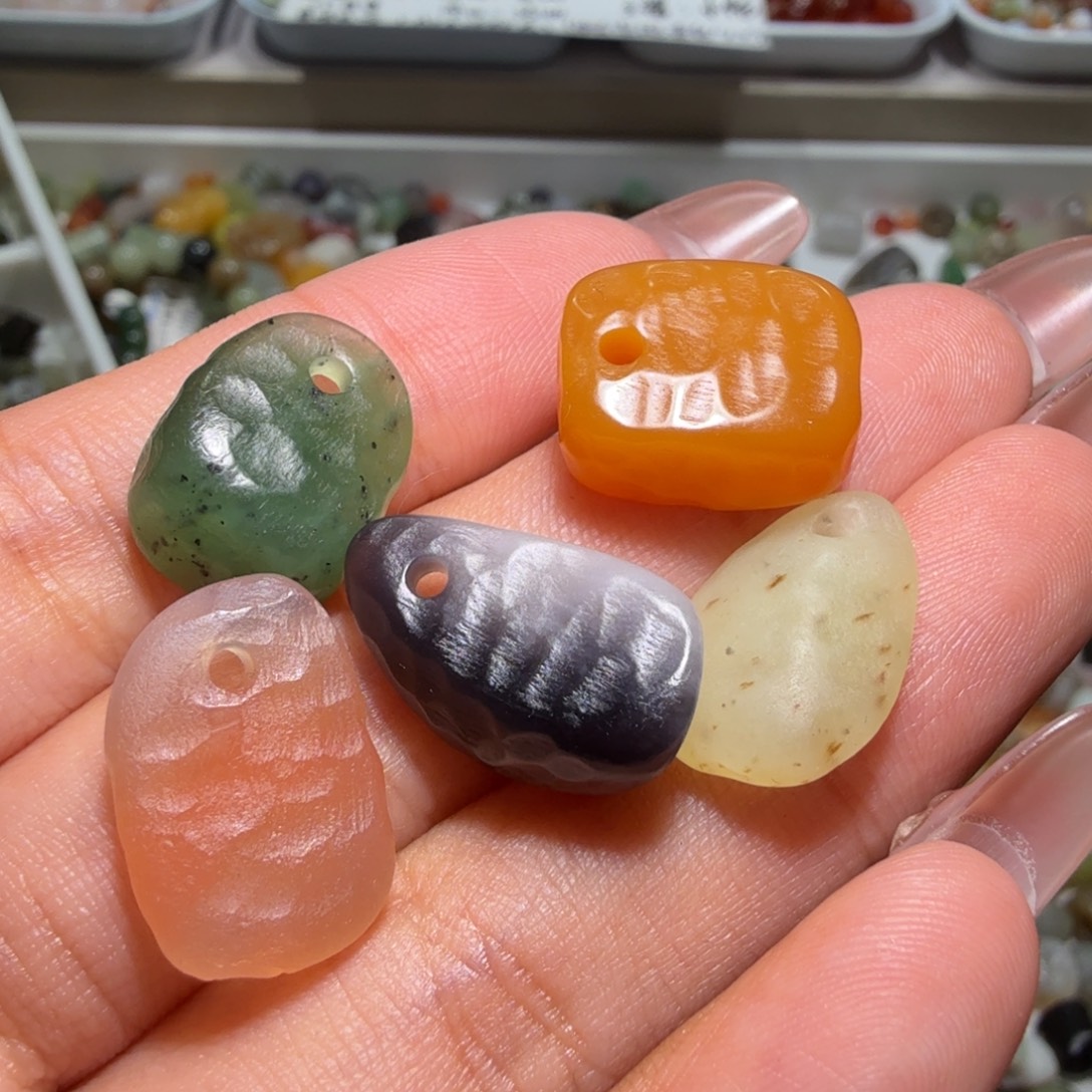 和田玉未镶嵌珠宝奇石