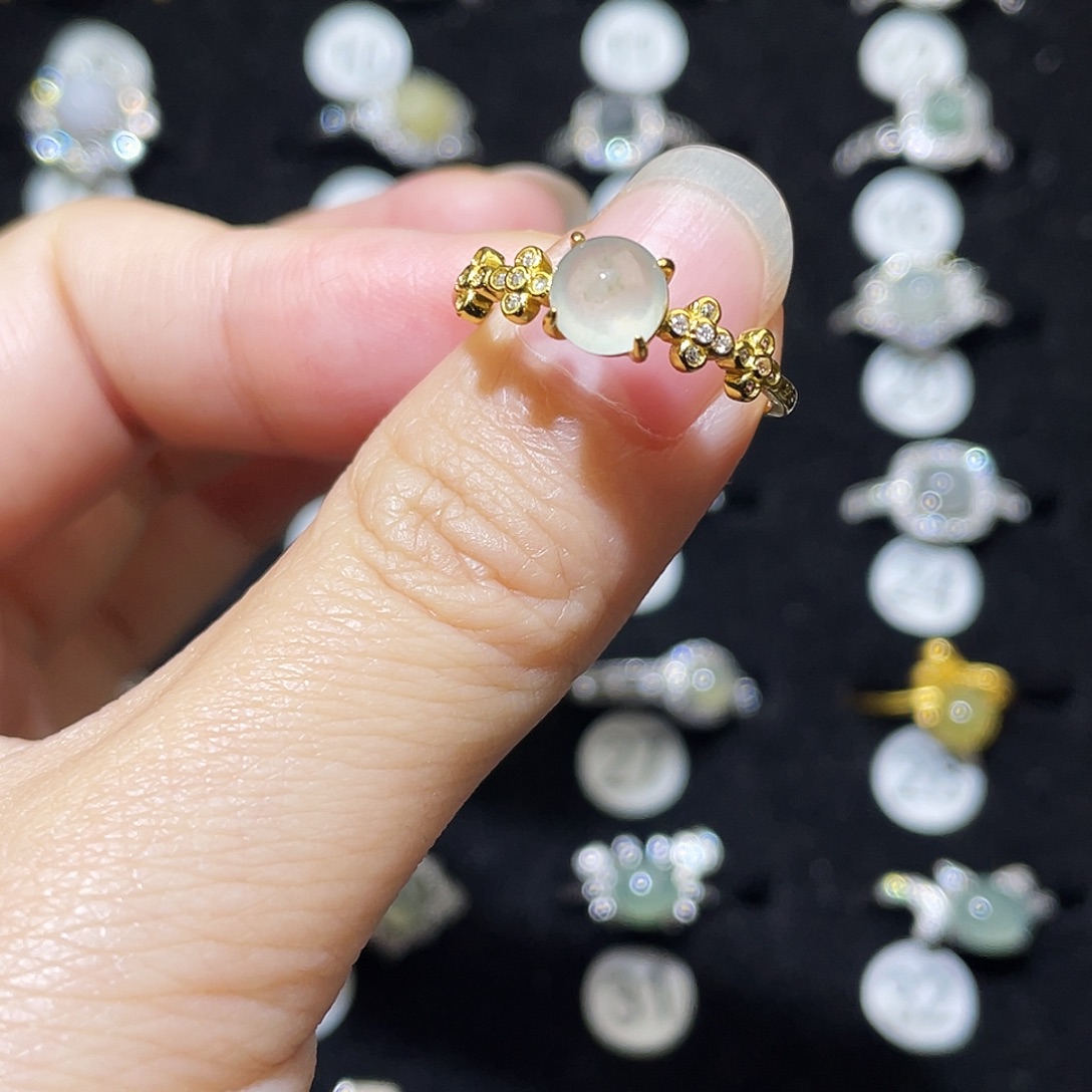 翡翠未镶嵌戒指戒指