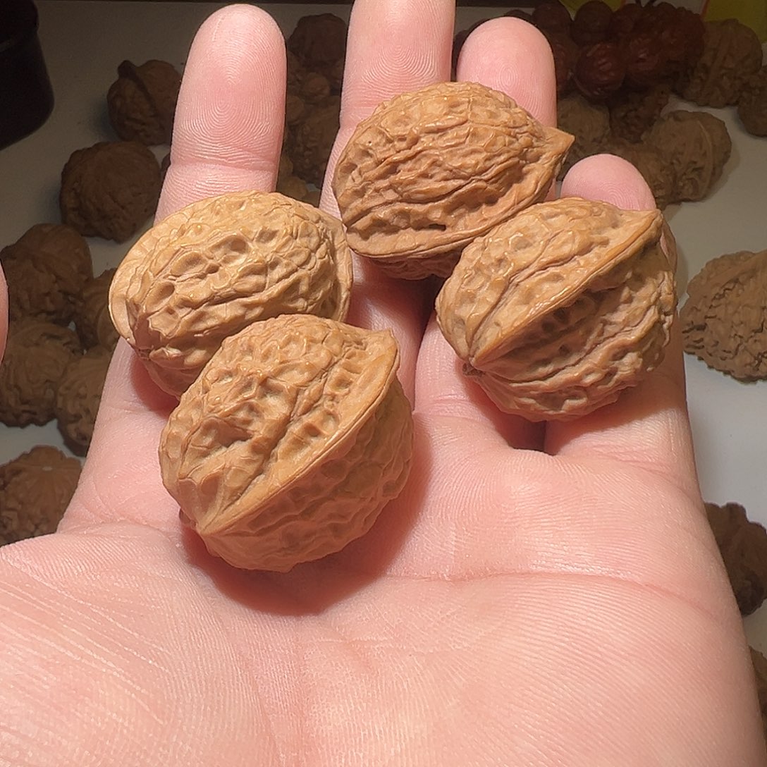 少***，猴头核桃吊坠文玩