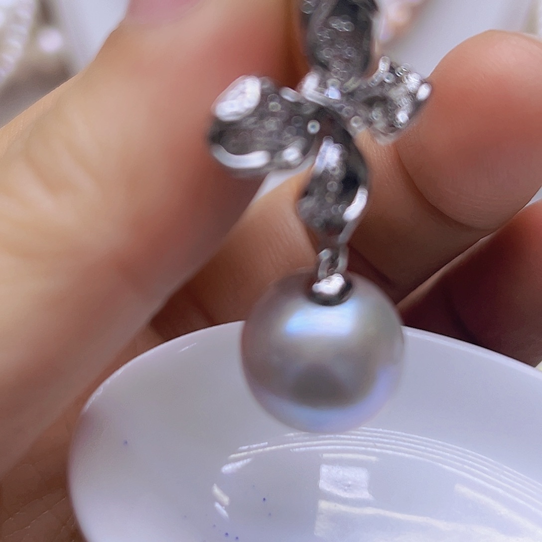 吊坠或者耳钉淡水珍珠未镶嵌