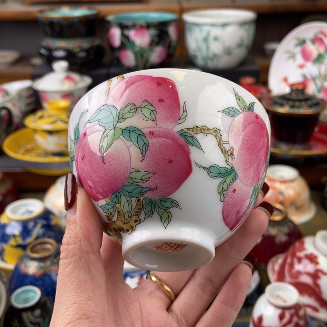 陶瓷艺术家的作品是一种