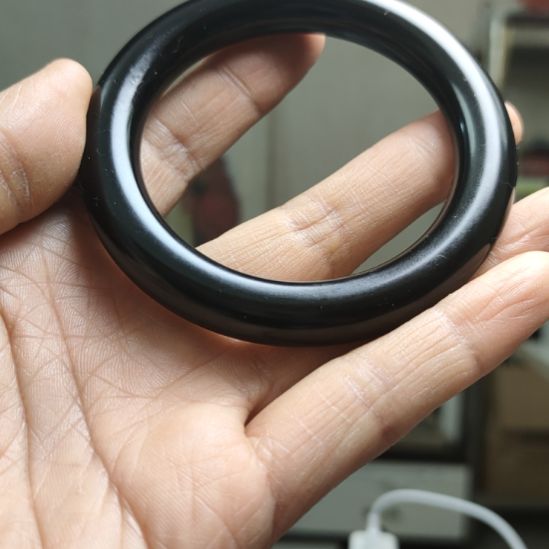 崔***妮和田玉未镶嵌手镯