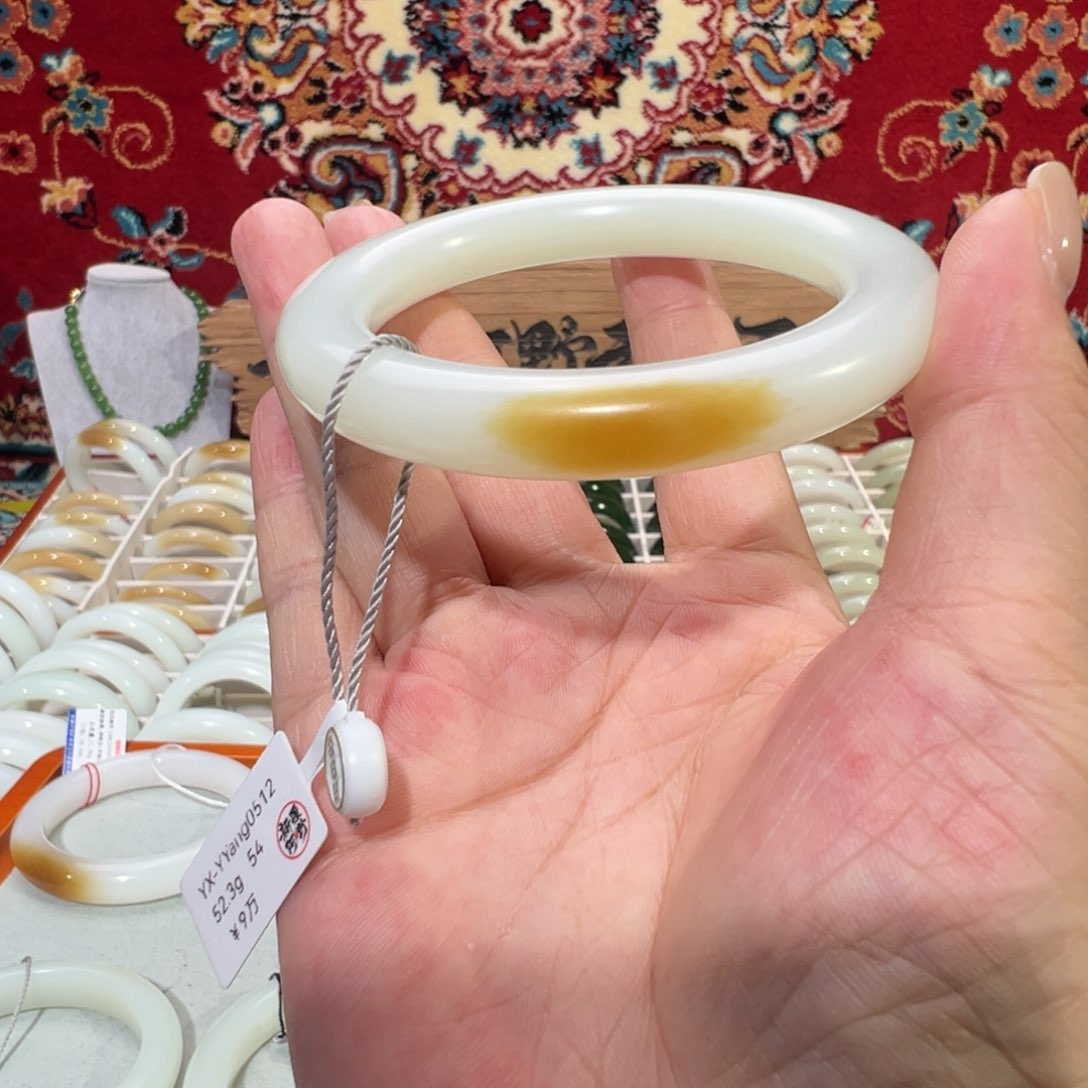 未镶嵌手镯和田玉54新疆天地糖白玉油膏
