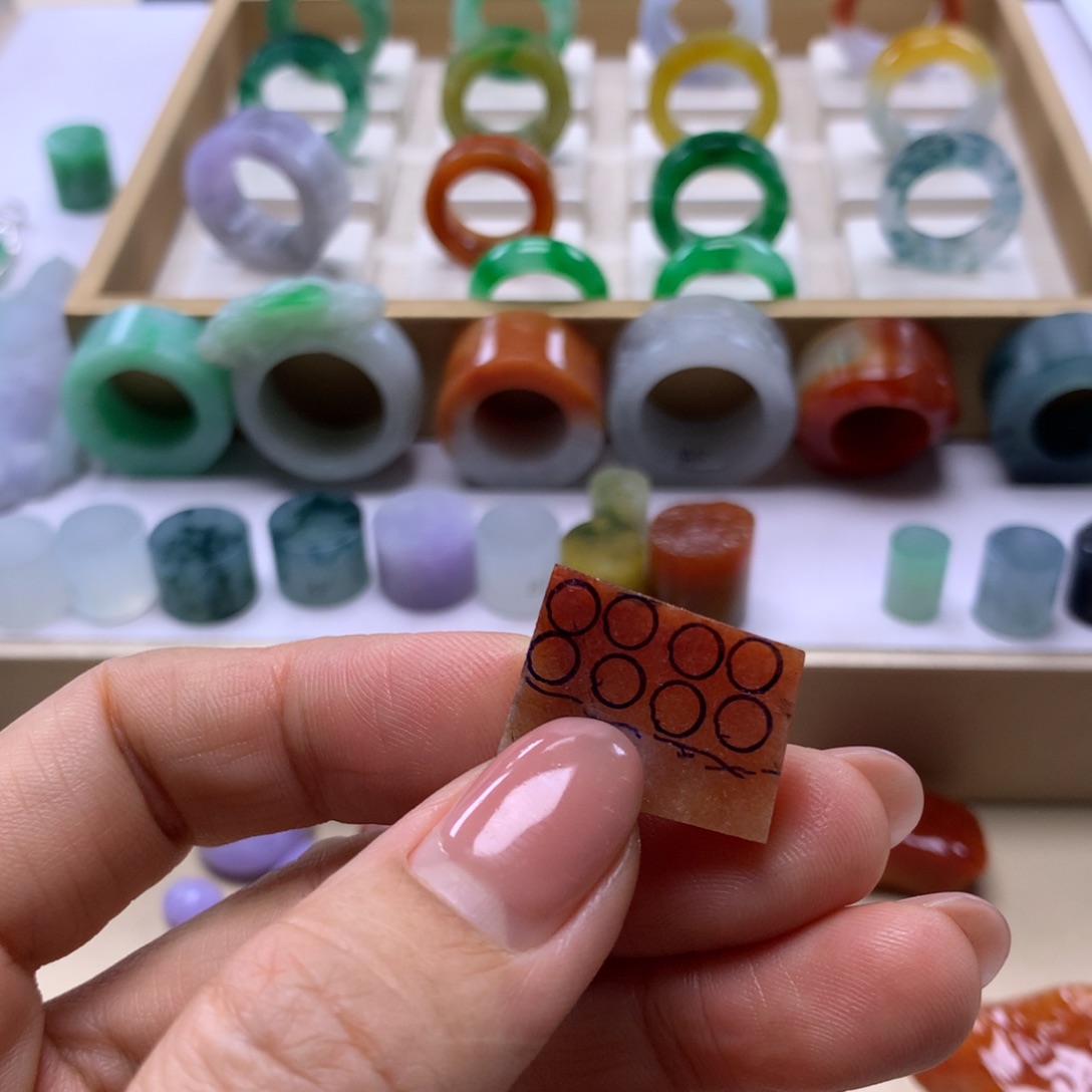 苏***福定制翡翠未镶嵌翡翠